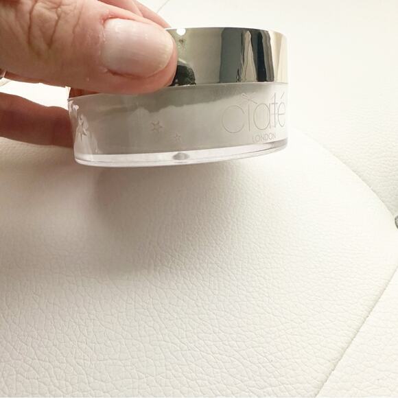 Ciaté London extraordinary Translucent Setting Powder - Picture 7 of 7